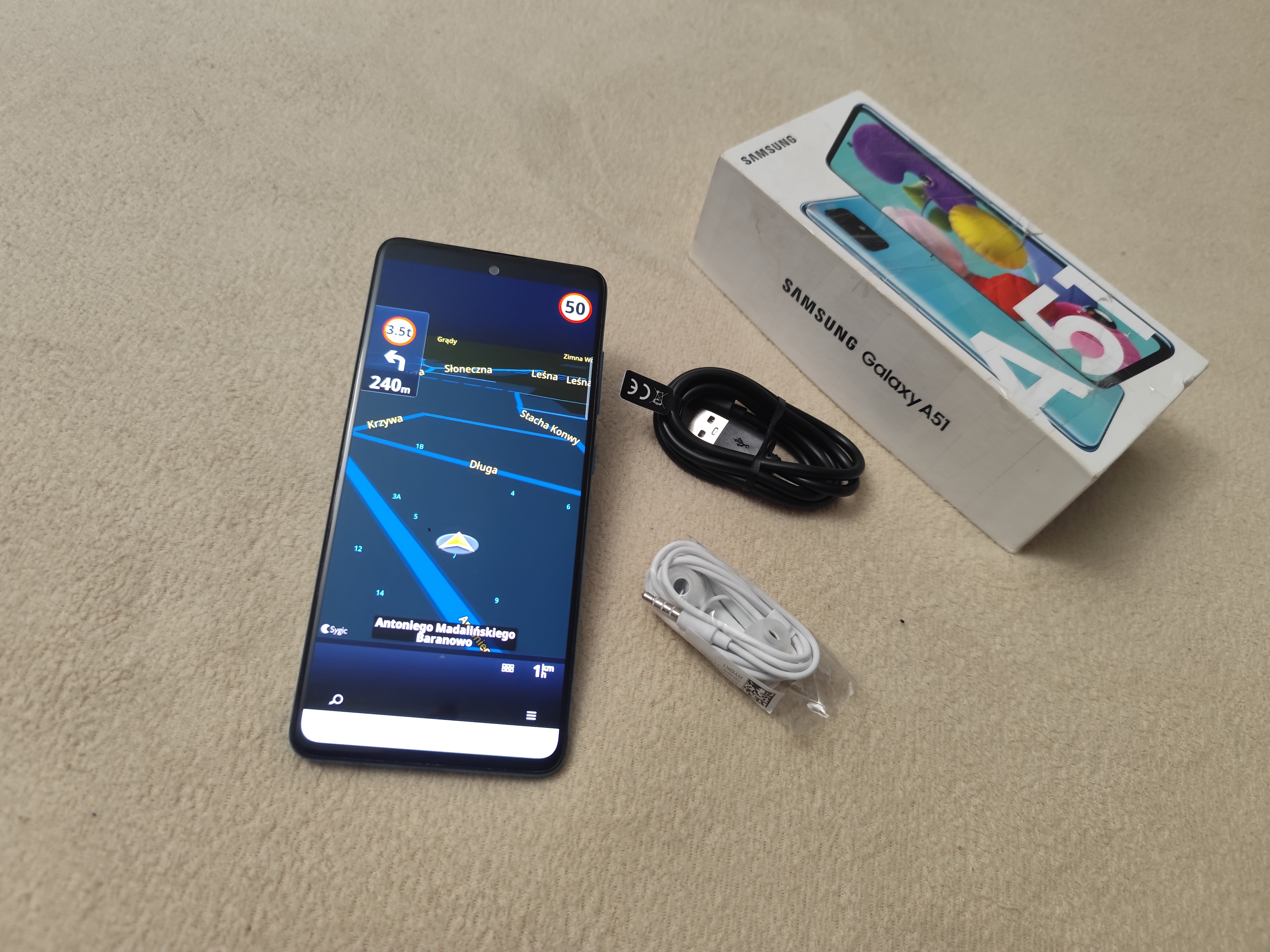 Samsung a9 4/64 plus aplikacje nawigacyjne